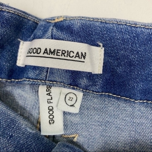 GOOD AMERICAN Jeans The Good Flare Frayed Hem High Waist - Picture 8 of 8